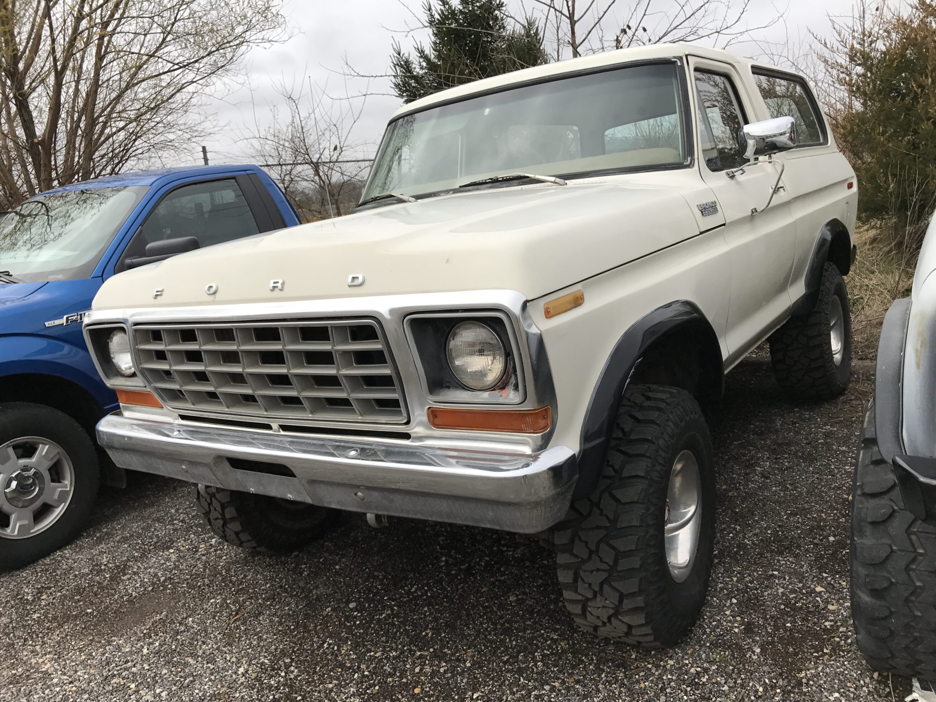 Ford bronco ranger